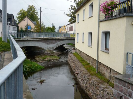 Am Dorfbach in der Nähe des Angers in Claußnitz