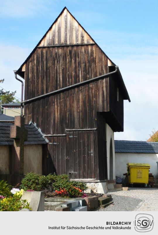 Torhaus zum Friedhof an der Kirche in Claußnitz