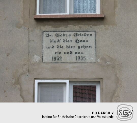 Hausinschrift in der Dorfstraße in Altmittweida