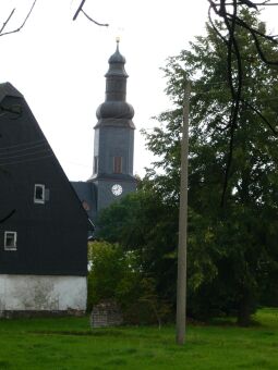 Blick zur Kirche in Altmittweida