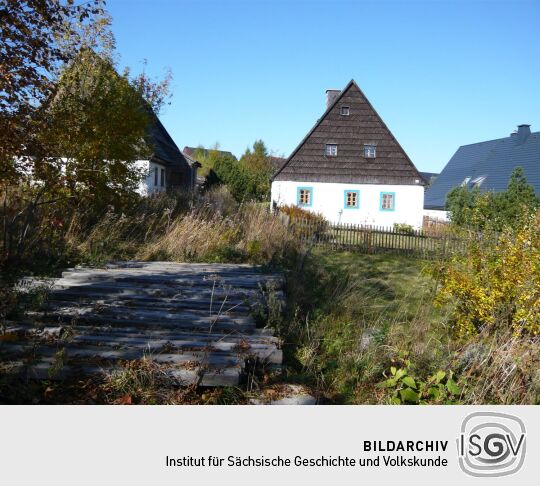 Infotafel und Wegweiser zum Hotel Lugsteinhof in Georgenfeld