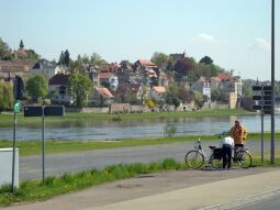 Bild: Meißen, Blick über die Elbe - Häuser Dammweg / Hafenstraße
