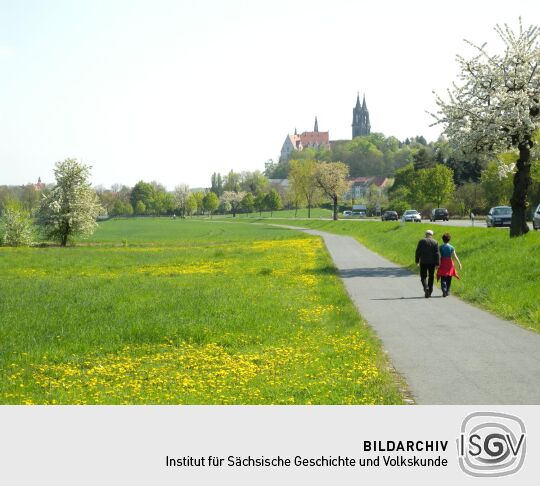 Meißen - Elbweg an Hochuferstraße / Kloster 'Heilig Kreuz' elbaufwärts