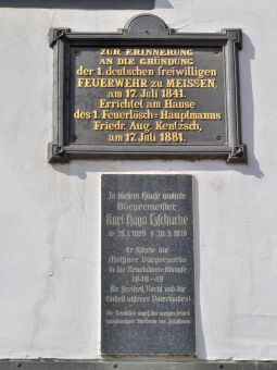 Bild: Meißen - Markt 9, Bennohaus (Kunstverein Meissen) - Gedenktafeln